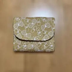 お札を折らずに入れるミニ財布