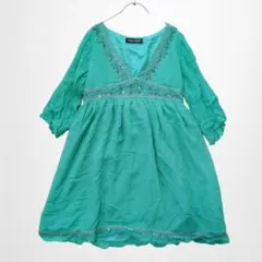 セシルマクビー 7分袖Vネックチュニック 袖シアー スパンコール装飾 洗える