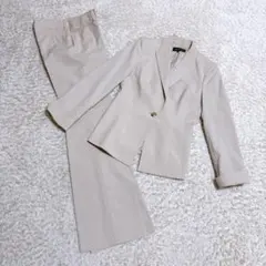 INDIVI スーツ セットアップ 38 ベージュ パンツ 日本製のサムネイル