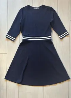 Aラインワンピース　膝丈ワンピース　ニットワンピース