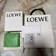 ロエベ　二つ折財布のサムネイル