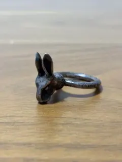 Gucci ウサギの頭部デザイン シルバーリング