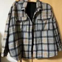 チェックシャツ