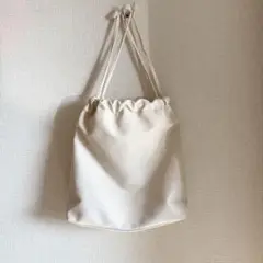 オフホワイト 巾着型ショルダーバッグ