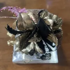 コサージュ　黒/パープル/ゴールド