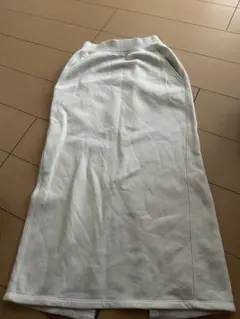 GU ホワイト スリット入り ロングスカート M