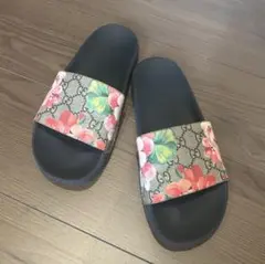 GUCCI グッチ GGブルームス スライドサンダル 花柄のサムネイル