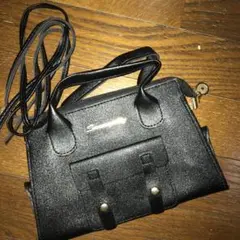 黒いショルダーバッグ 合成皮革　　　即買い大歓迎