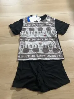 新品！ミッキーマウス！半袖パジャマ　男の子110のサムネイル