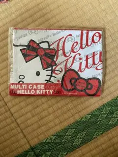 ハローキティ　マルチケースポーチ