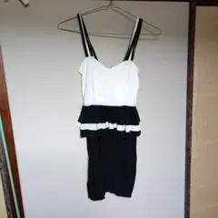 白黒フリルデザインタイトドレス