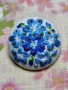 ネモフィラ[390]刺繍ブローチハンドメイドのサムネイル