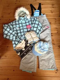 イグニオ・ディズニー　スキー&スノーボードウェア　キッズ145-160