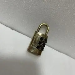 ルイヴィトン　ダイヤル　南京錠　カデナ