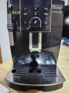 デロンギ　ECAM22110SBH　マグニフィカS　ジャンク品 ジャンク】デロンギ マグニフィカSプラス ECAM23210B - メルカリ