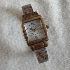 ★花柄ストラップのクォーツ腕時計