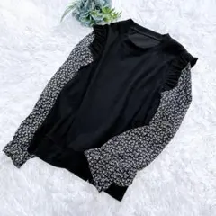 【ジュノア】トップス ブラウス 重ね着風 ブラック 花柄 おしゃれ フリル