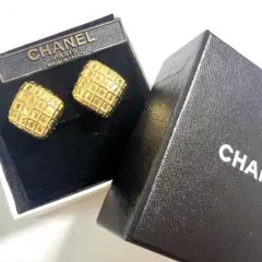 CHANEL ヴィンテージ　マトラッセ　イヤリング　ゴールド　クリーニング済のサムネイル
