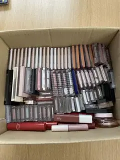 化粧品　まとめ売りのサムネイル