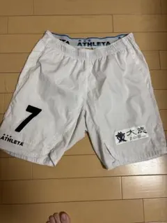 ATHLETA ホワイト ハーフパンツ 番号7