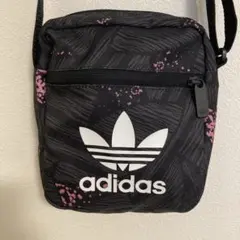 adidas ポシェット ショルダーバッグ