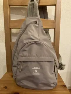 「美品」anelloグランデ .ドロップ型ボディバック