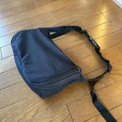 広げるとリュックサックにもなる軽量ウエストポーチ