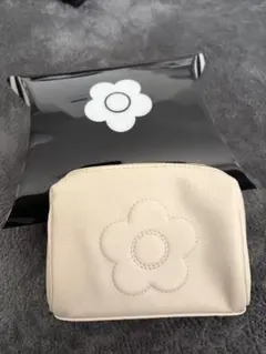 【新品未使用】MARY QUANT ポーチ アイボリー
