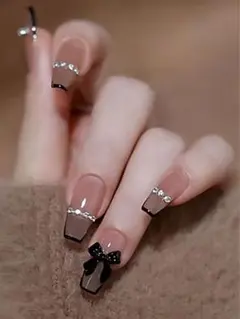 SHEIN ネイルチップ　ピンク　きらきら　かわいい　おしゃれ　韓国のサムネイル