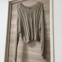 GYDA クロップド丈 ケーブルニット ベージュ