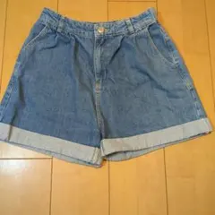 デニムブルー ロールアップショートパンツ