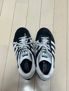 adidas Gazelle ブラック厚底スニーカー