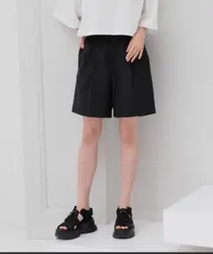 LOWRYS FARMブラック ショートパンツ