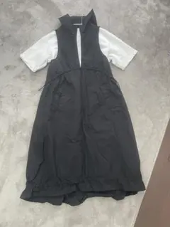 未使用　自宅保管品。ZARA 黒 フード付きノースリーブワンピース