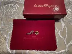 最終お値下げ　Salvatore Ferragamo 　ハイヒールピンブローチ