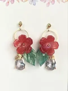 599 赤ツバキ　ガラスチャーム　ピアス(※イヤリング変更可)