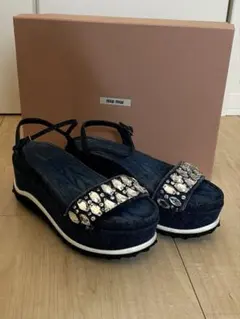 miu miu ビジュー デニム サンダルのサムネイル