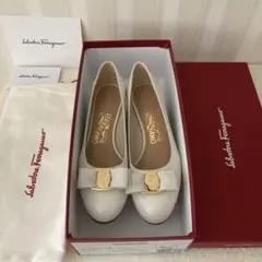Salvatore Ferragamo パンプス ホワイトのサムネイル