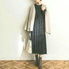 アーバンリサーチ　ドットランダムプリーツティアードワンピース　ブラック