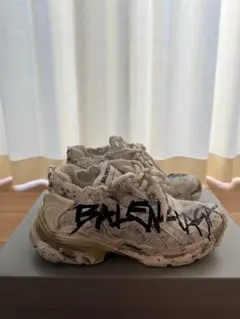 2026年最新】balenciaga runner graffitiの人気アイテム - メルカリ