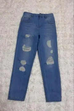 ダメージジーンズ