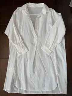 7分袖　白シャツ