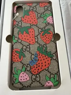 限定デザイン】GUCCI イチゴ柄 ポーチ - メルカリ