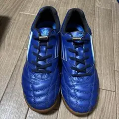umbro フットサルシューズ 22.5㎝　ブルー