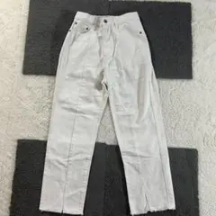 ✨【ダブルクローゼット】F 白 デニムパンツ カジュアル 裾カットオフ 春夏秋のサムネイル