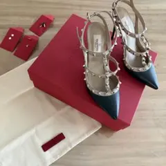 VALENTINO ロックスタッズ パンプス　37.5のサムネイル