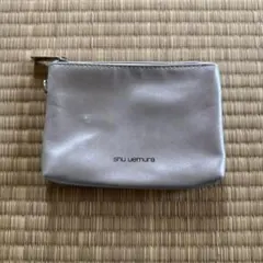 shu uemura シルバーポーチ 中型のサムネイル