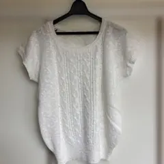 ニットトップス 半袖 オフホワイト ケーブル編み Mサイズ