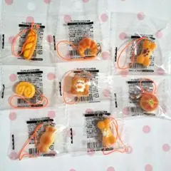 焼きたてパン　ストラップ　食品サンプル　ミニチュアフード　8種セット