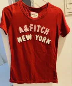 Abercrombie & Fitch ロゴTシャツ　レッドのサムネイル